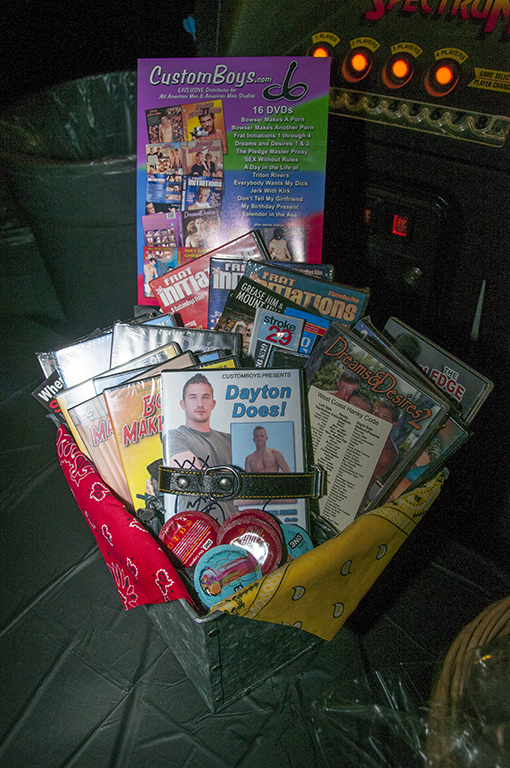 Dayton's big gift box - DSC_5178.jpg